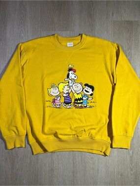 Yellow Peanuts Graphic Crewneck Sweatshirt Cozy Retro Classic